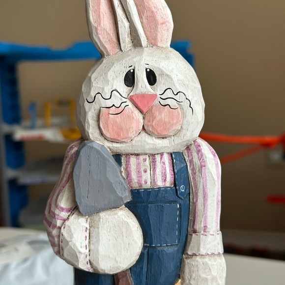 Retired Eddie Walker Gardner Rabbit Easter bunny holiday decor spring EUC worm - Picture 3 of 8